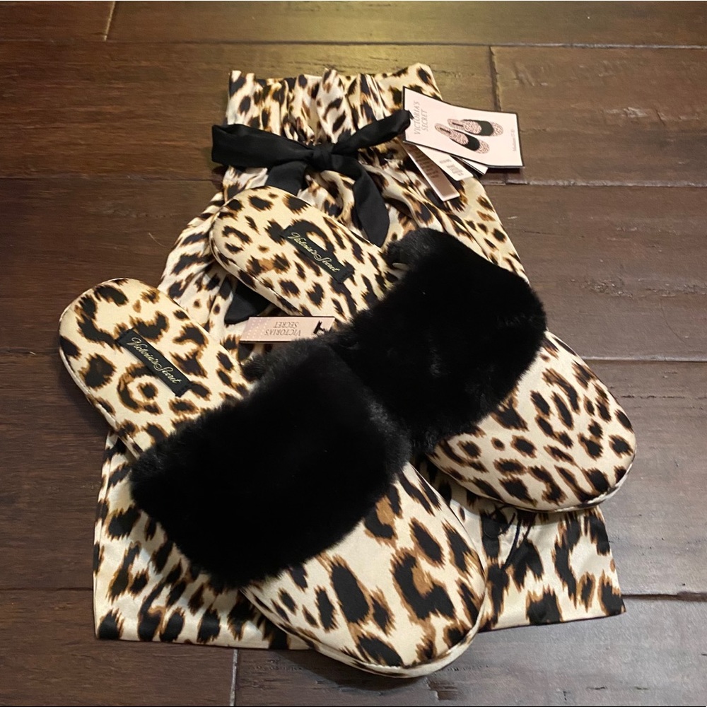 NWT VS Satin Slippers